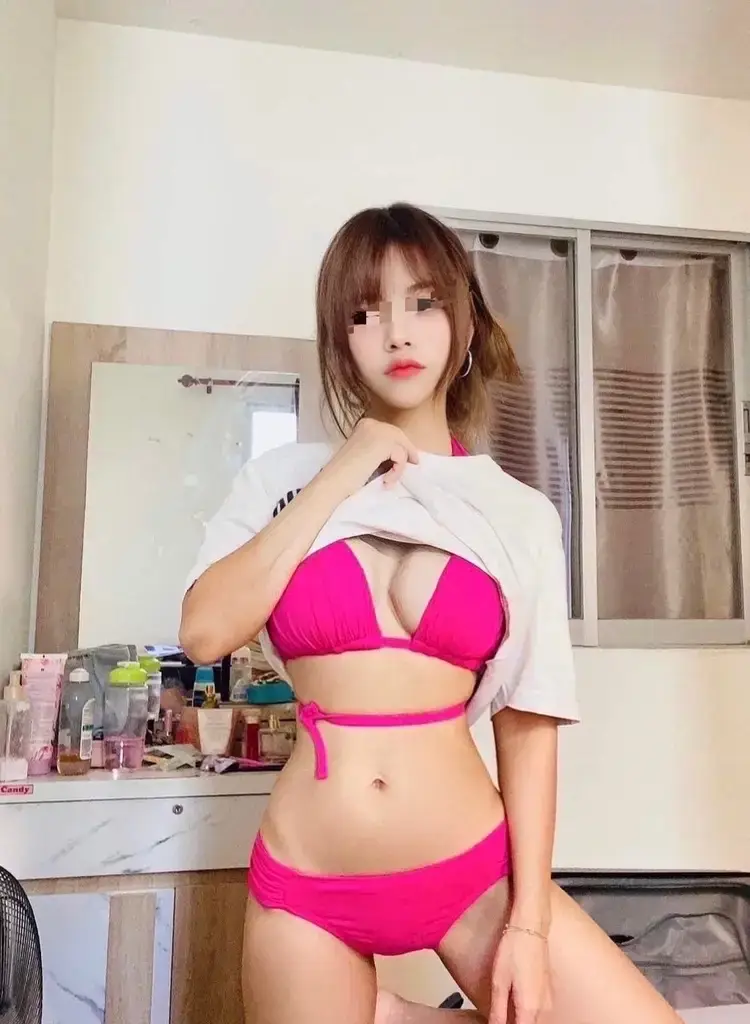 น้อง เอมมี่ ไซด์ไลน์ตรงปก รับงาน เมืองเชียงใหม่  ฟิวแฟน เริ่มต้น 1,500  บาท