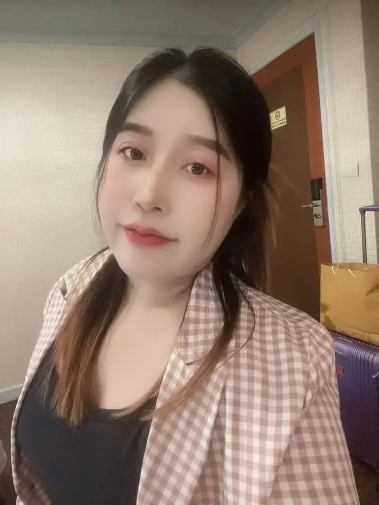 น้อง บีบีหมอนวดอิสระ ไซด์ไลน์ตรงปก รับงาน นิคมพัฒนา  ฟิวแฟน เด็กเอ็น เรท 1,500 บาท