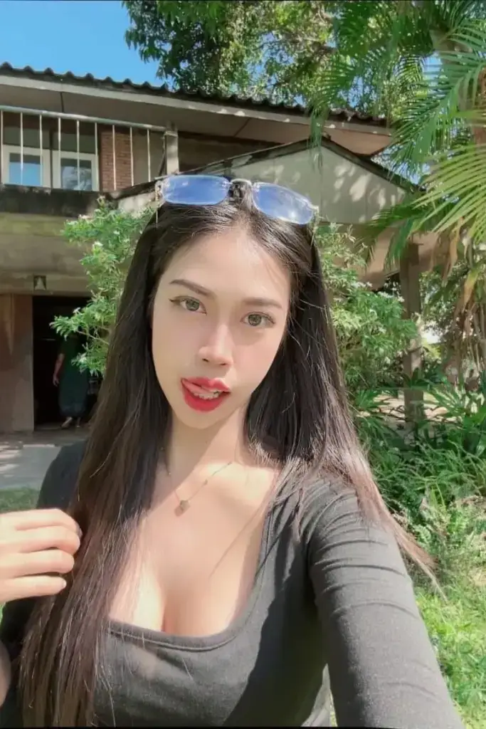 น้อง มะเหมี่ยว ไซด์ไลน์ตรงปก รับงาน จอมทอง  ฟิวแฟน เริ่มต้น 1,300  บาท