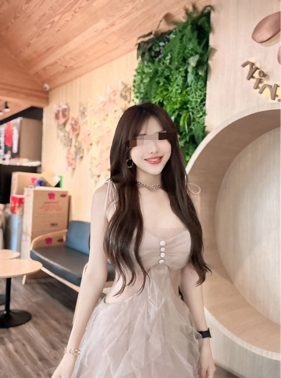 น้อง ไอซ์-Sexyclub69 • กรุงเทพ • ราคา 1,100 บาท