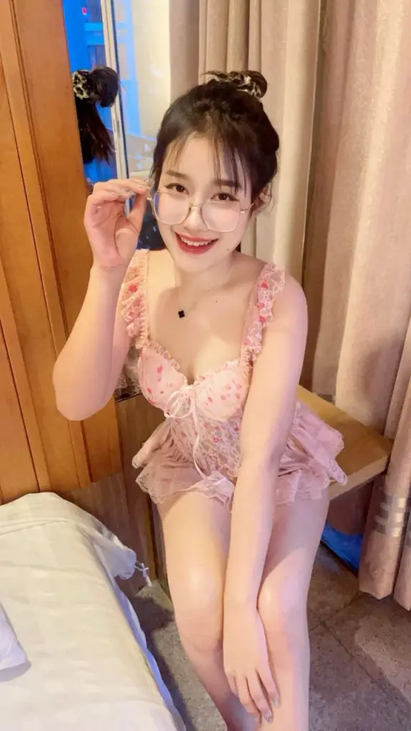 น้อง อันปัน ไซด์ไลน์ตรงปก รับงาน เมืองนนทบุรี  ฟิวแฟน เด็กเอ็น เรท 900 บาท