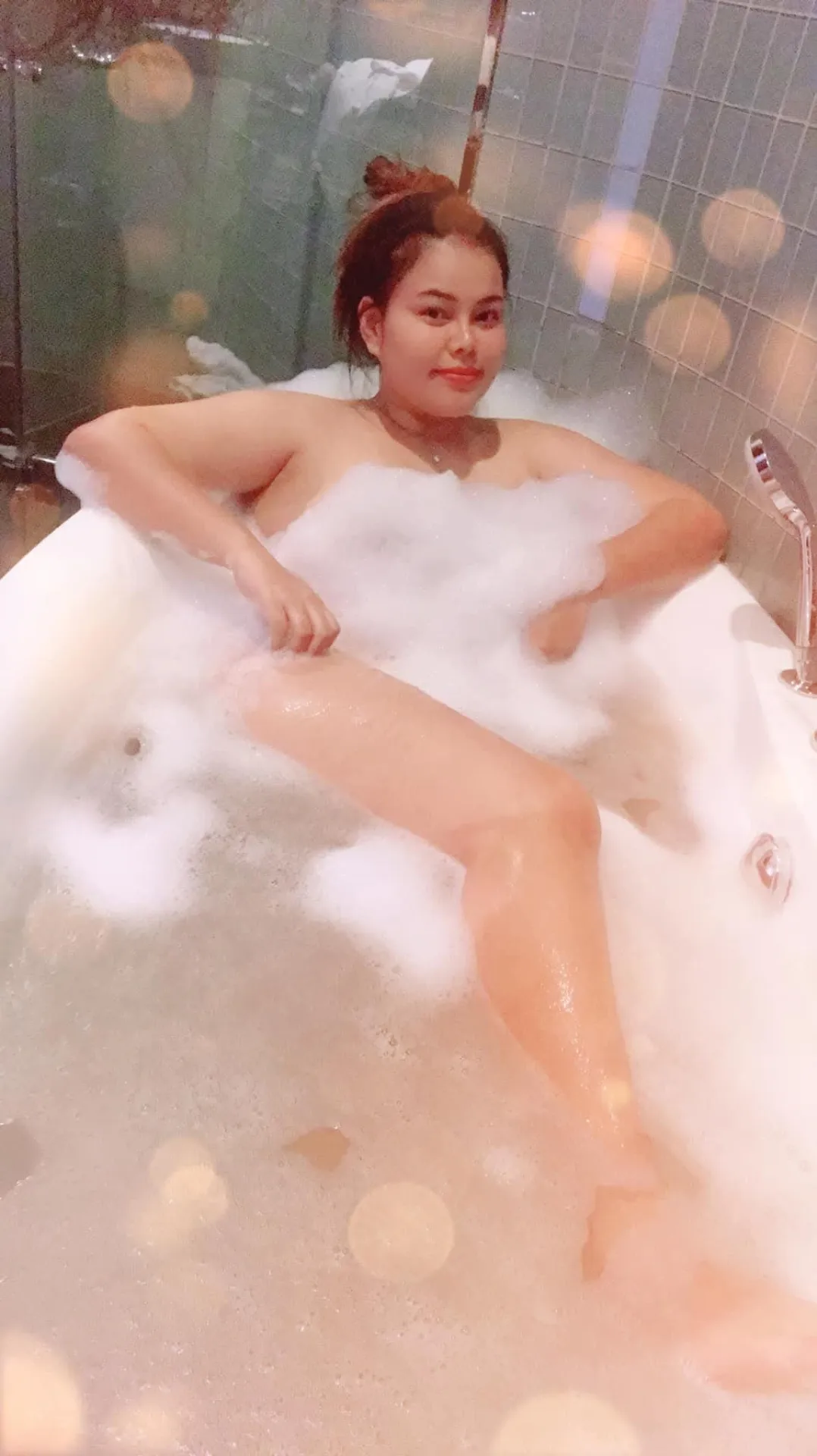 น้อง สาวอวบนวดได้ฟิวแฟน • กรุงเทพ • ราคา 1,500 บาท