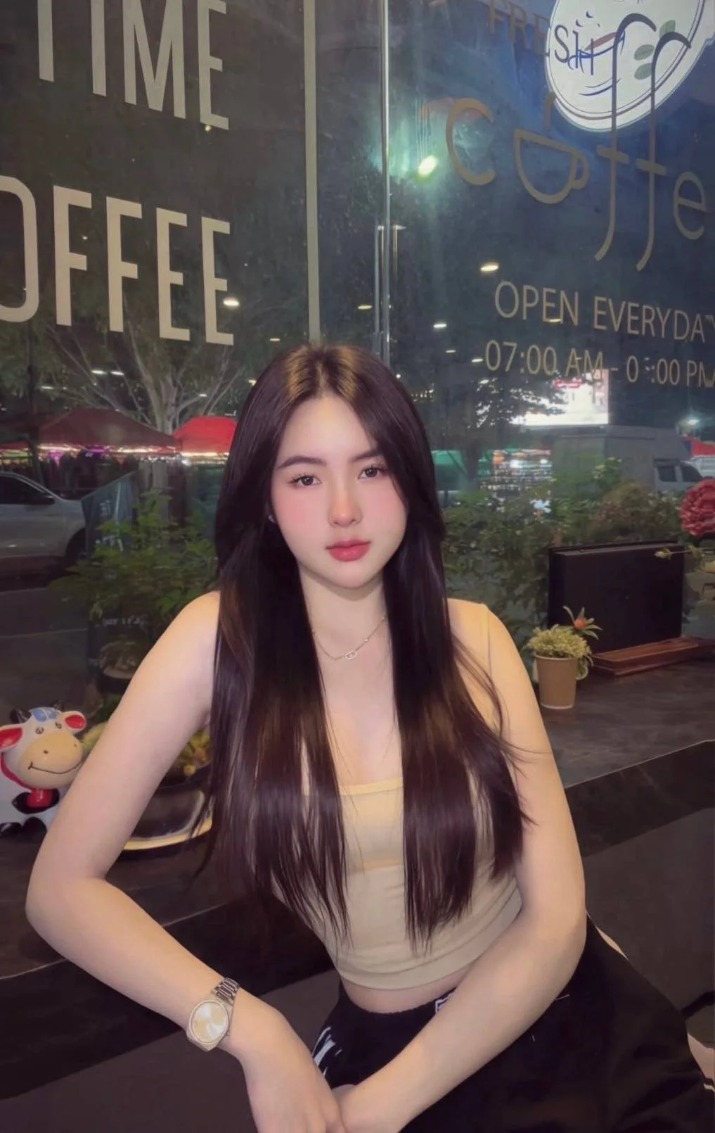 น้อง ซินดี้ • นนทบุรี • ราคา 1,300 บาท