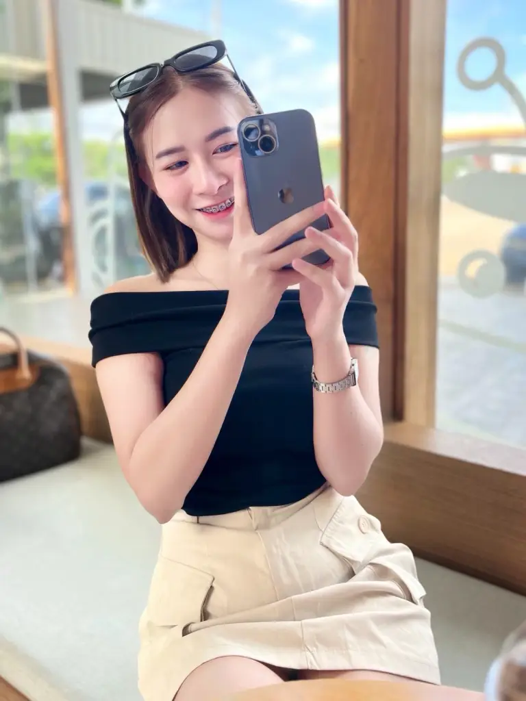 น้อง ริต้า • นนทบุรี • ราคา 1,000 บาท